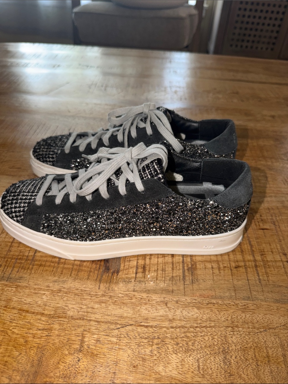 P448 Men’s Black & Gray Glitter Low-Top Sneakers - Picture 2 of 5